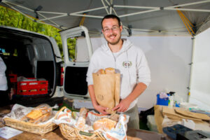 Crowds flock back to Sunraysia Farmers Market