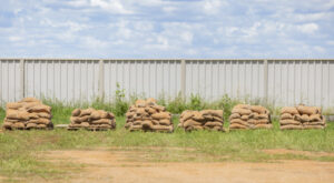 Hand-to-hand combat on the levee front line