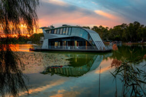 Global gong for luxury houseboat