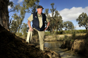 Floodwaters in Darling could take lakes’ control from NSW