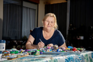 Artist rocks the river