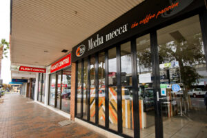 Building alert closes three Eighth Street businesses