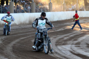 Unbeaten Chris Holder ends year strongly