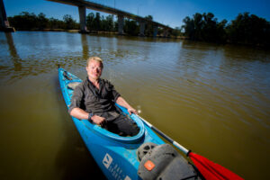 Belgian kayaker confronts lockdown barriers
