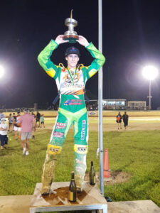 Fricke coasts to solo crown