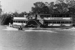 Archive: Paddleboat race 1990