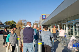 VIDEO: Aldi opens its doors in Mildura for the first time