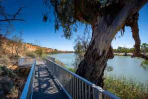 Mildura-based company to produce 35,000 recycled plastic sleepers