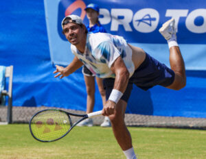 Bolt qualifies for Wimbledon