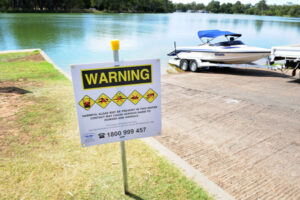 Algal bloom hits the Murray River at Mildura