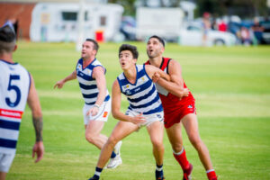 Footy fix – Hot Pies, Dogs bite Eagles