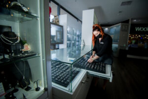 Retailers hit by staffing shortages