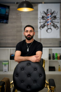 Mildura barber giving a chop out to those in need