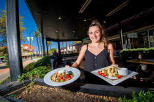 Eateries embrace the appetite for a late night