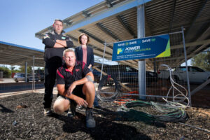 Unpaid workers stop work on solar project linked to Victorian election candidate Steve Timmis