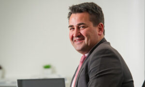 Partnership to help develop future leaders