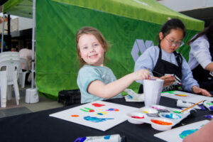 Holiday fun-seekers flock to mall