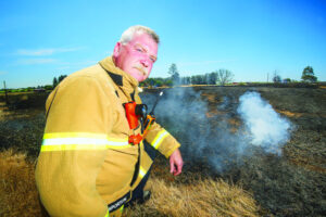 Fire threatens homes
