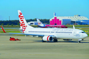 Pipeline workers jet in