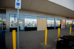 Teenager arrested after Mildura jewellery store ram raid