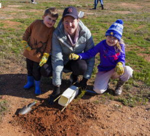 Volunteers get their hands dirty