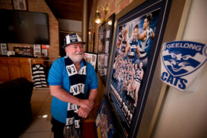 Cat fan burger man wants win with the lot