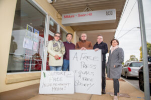 Mildura protestors stand up for free press after AFP raids