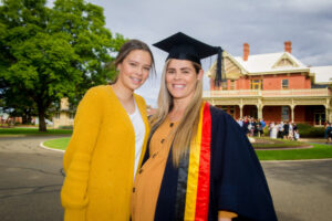 Mildura mum makes it to university graduation