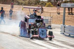 Drag racers stage Outlaw convention