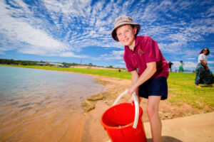 Ouyen P-12 College kids join lake’s fish stocking effort