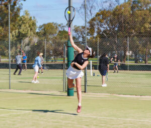 Legends primed for finals rout