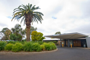 Mildura Base Hospital aims to keep young doctors