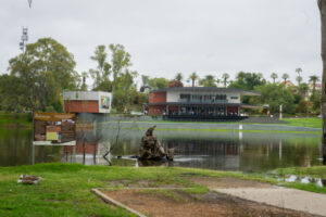 Caravan park closes as Sunraysia goes on flood watch