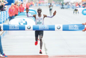 Eliud Kipchoge: ‘Superhuman’ busts two-hour marathon barrier