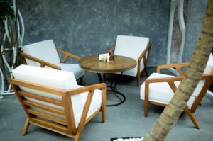 5 Stunning round outdoor table designs to transform your patio