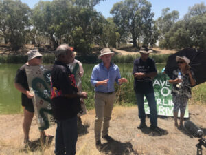 Niall Blair meets locals at Menindee after Darling River crisis worsens