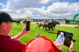 Back-to-front win for Keyseri