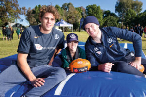 Carlton footballers bring AFL skills to Robinvale