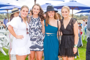 Melbourne Cup day in Mildura: Rain can’t dampen parade