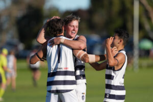 Dogs get chance against winless Magpies