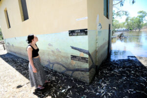 Parliament to sit in flood region