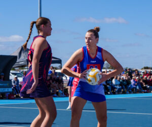 Wenty host Dees in top of the table clash