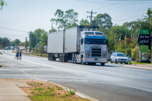Truckies get NSW isolation warnings at border, says union