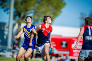 Dees early favourites for crown