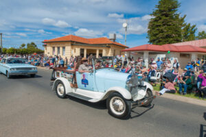 Red Cliffs turns on the party of the century