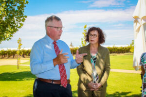 Small towns get more bait to lure doctors to the bush