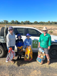 Volunteers clean up for Australia