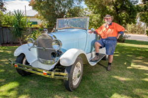 Red Cliffs parade veteran rides again