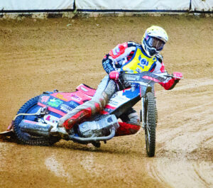 Speedway honours hang on last meet
