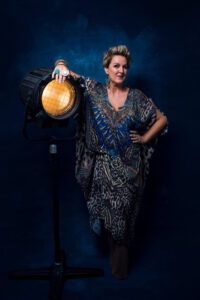 Singer celebrates golden oldies